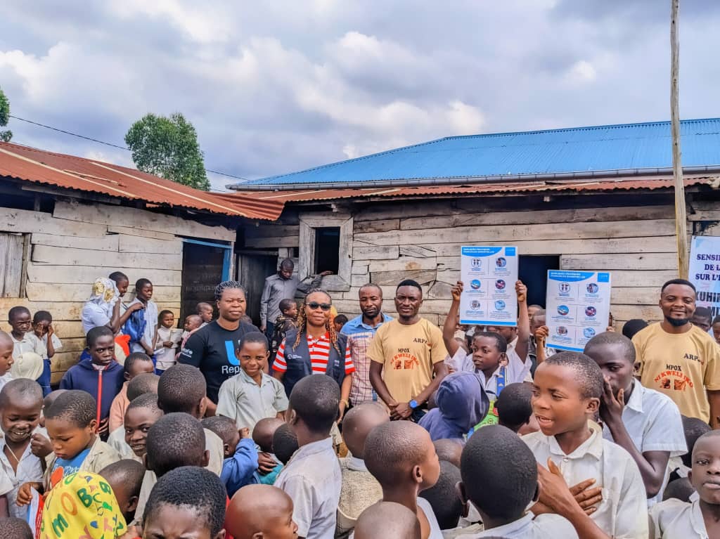 SENSIBILISATION DES ELEVES ET ENSEIGNANTS DE L’ECOLE PRIMAIRE MBAYO SUR LA LUTTE CONTRE LE M-POX ET CHOLERA DANS LA ZONE DE SANTE DE MITI-MURHESA